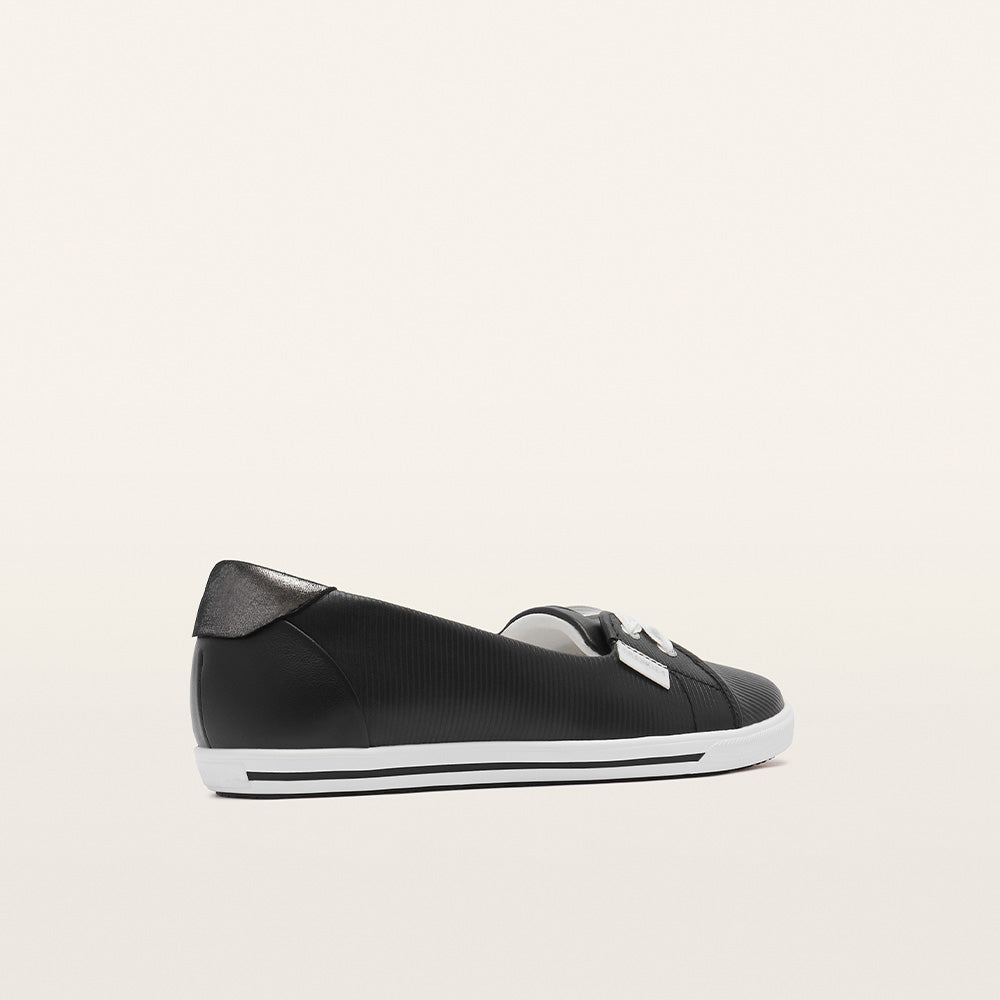 Hannah III Black Emboss