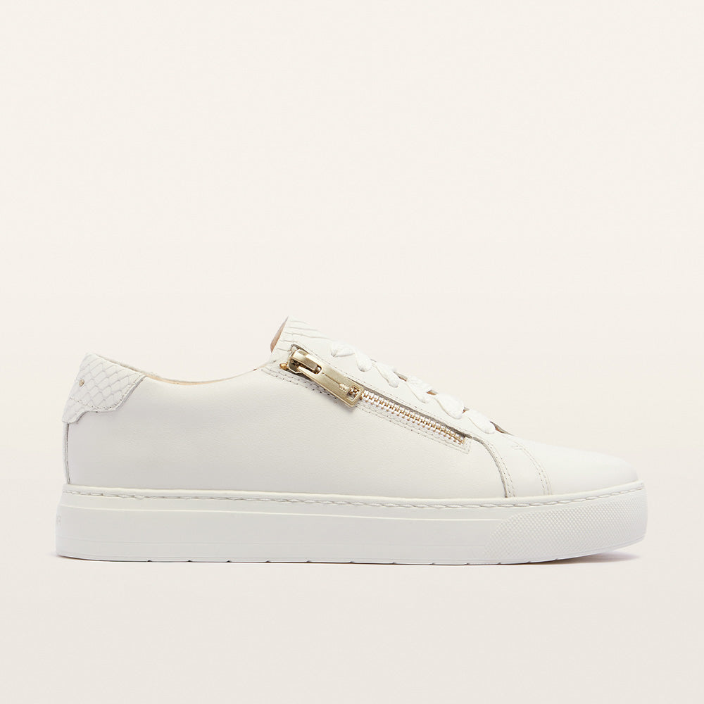 Billie II White