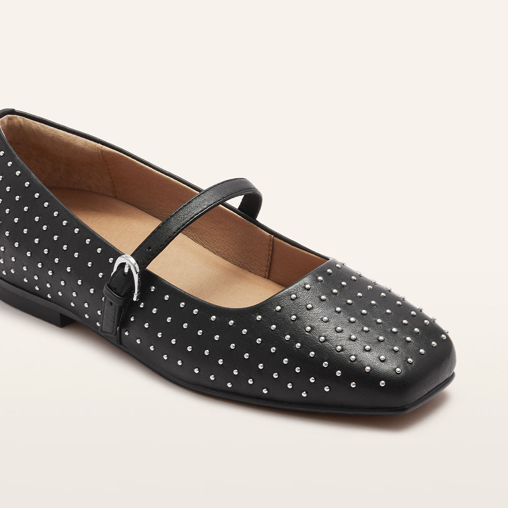 Hepburn Black Stud